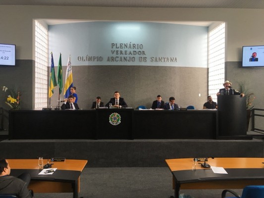 Vereadores de situação voltaram a defender o prefeito Valmir de Francisquinho da acusação da oposição de ter barrado obra do estado para o município