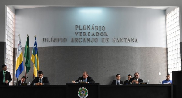 Vereadores da bancada de situação rebatem críticas da oposição em relação à nucleação de escolas no município