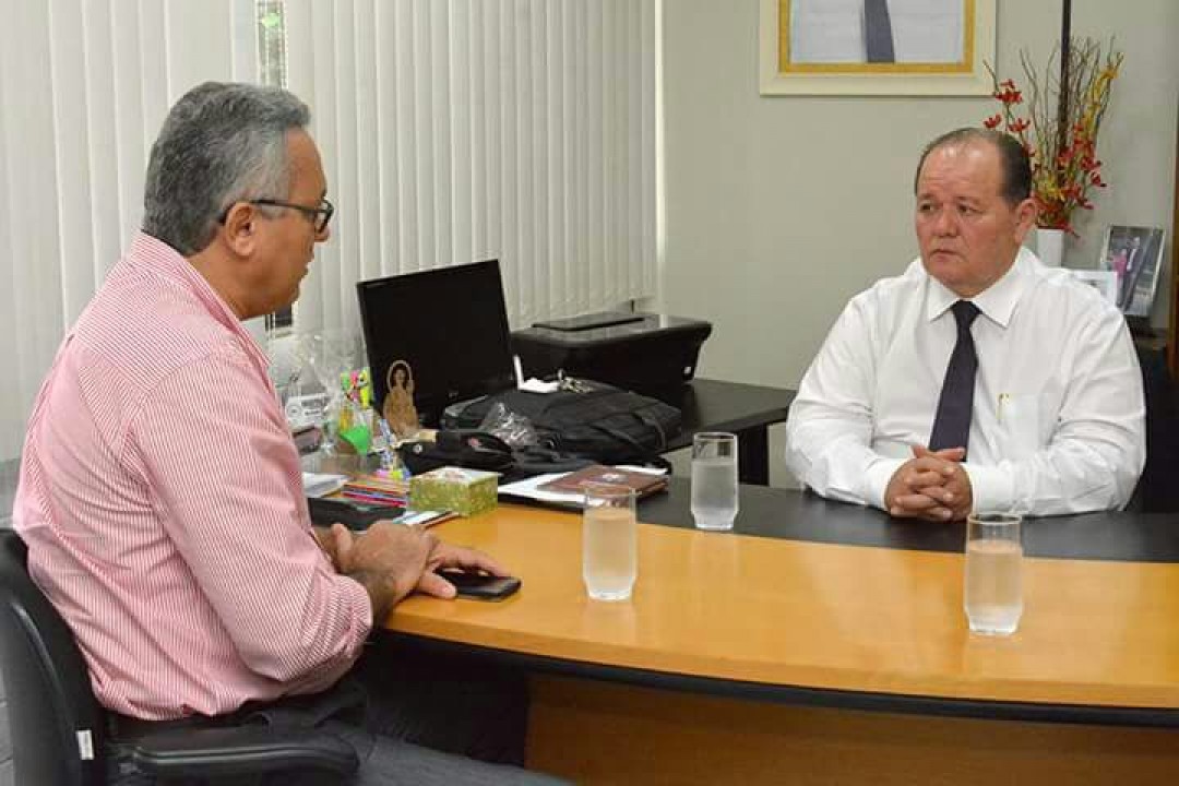 Presidente José Teles recebe visita do Secretário de Estado do Meio Ambiente e dos Recursos Hídricos